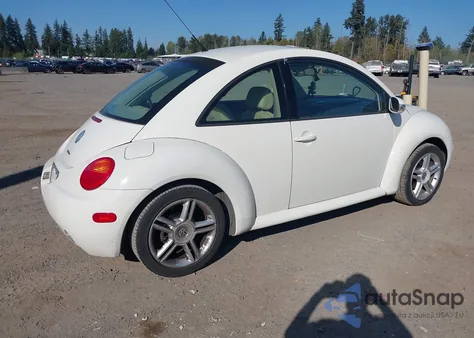 2005 Volkswagen New Beetle Gls 1.8T from USA, damaged, VIN 3VWCD31C55M411102